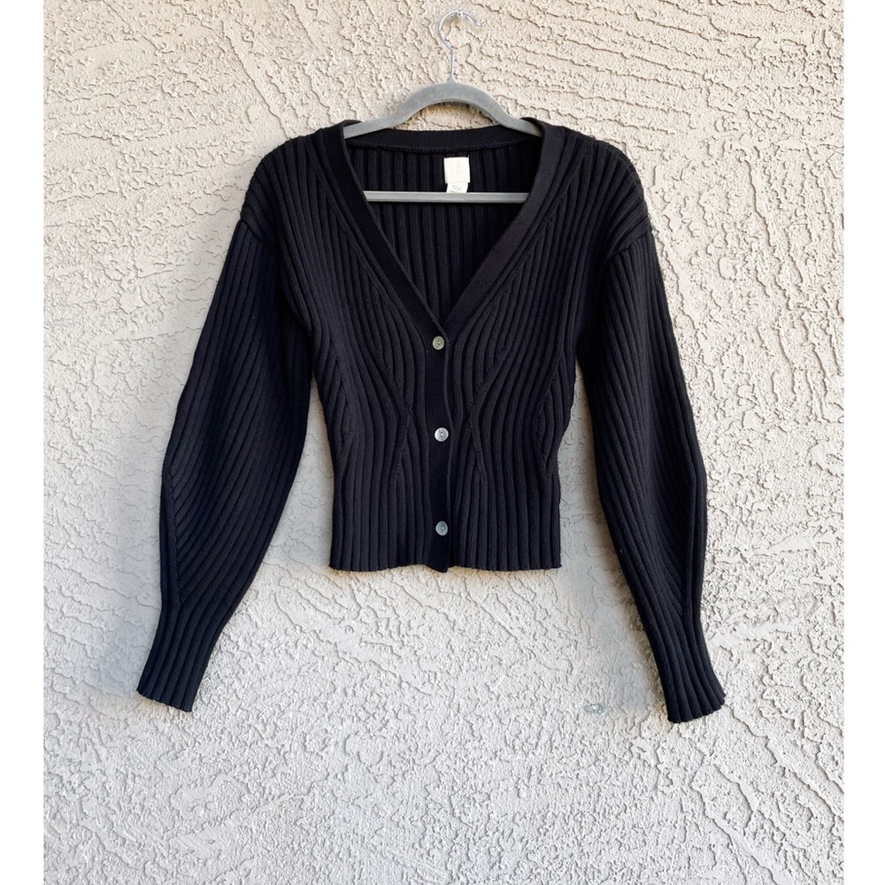 H&M Thick Stretch Knit V-Neck Black Wavy Ribbed Knit Cardigan Neutral Sweater XS